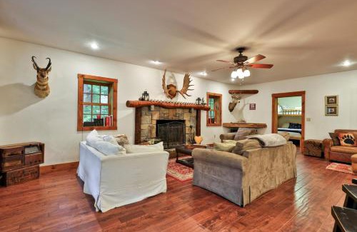 Stockbridge House | Spacious Vermont Mountain Retreat - 4BR,4BA - Near Skiing & Hiking - Perfect for Groups