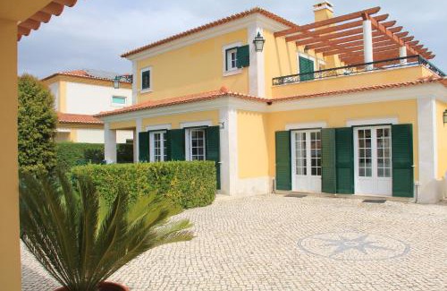 Vila Nogueira de Azeitao Villa | Spacious Villa in Azeitão (with private pool)