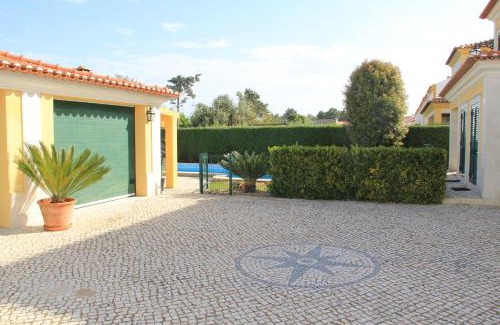 Vila Nogueira de Azeitao Villa | Spacious Villa in Azeitão (with private pool)