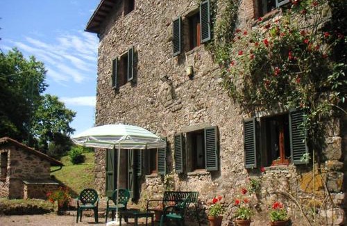 Barga Villa | Spacious villa in Barga with private pool and mountain view