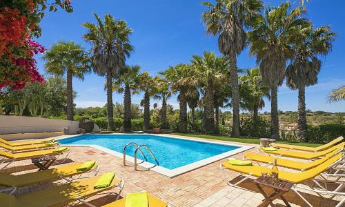 Estombar Villa | Spacious Villa in Carvoeiro with Private Pool
