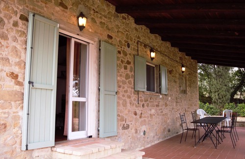Gualdo Cattaneo Villa | Spacious villa with swimming pool in stunning scenery and picturesque villages