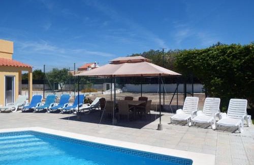 Barros Villa | Spacious Villa Lara Estoi with heated pool