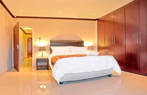 Windhoek Apartment | Spacious Villa Near Independence Museum! Swimming Pools, Family-Friendly!