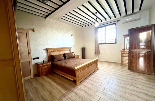 Sidi Abdallah Ghiat Villa | Spacious villa perfect for family or friends in front of the Atlas Mountains.