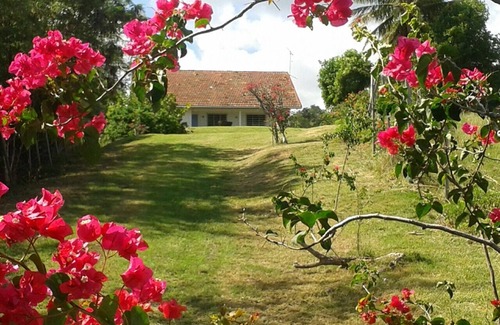 Le Robert Villa | Spacious villa with breathtaking views of the sea and the islets