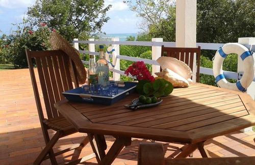 Le Robert Villa | Spacious villa with breathtaking views of the sea and the islets