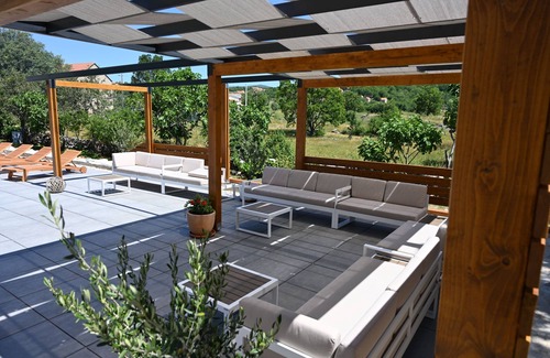 Cista Provo Villa | Spacious villa with 7 bedrooms in charming Cista Provo