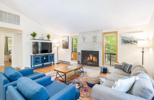 Sleepy Hollow House | Spacious w Hot Tub, Fire Pit, Deck, Grill and WiFi