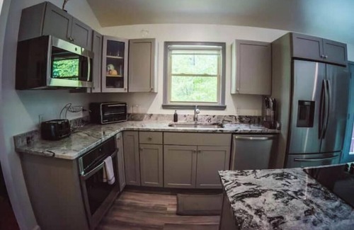 Heidelberg House | Spacious w/hot tub/grill/firepit 4 BR Red River Gorge - nSUMMER AVAILABILITY!