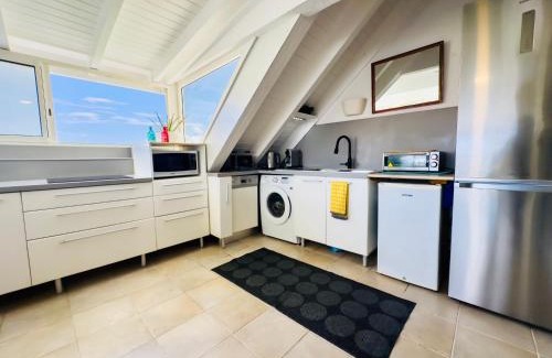 Nettle Bay Apartment | Spacious Waterfront 2 Bedroom Condo with 2 Bathrooms, Pool, AC