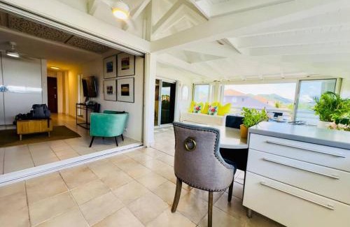 Nettle Bay Apartment | Spacious Waterfront 2 Bedroom Condo with 2 Bathrooms, Pool, AC