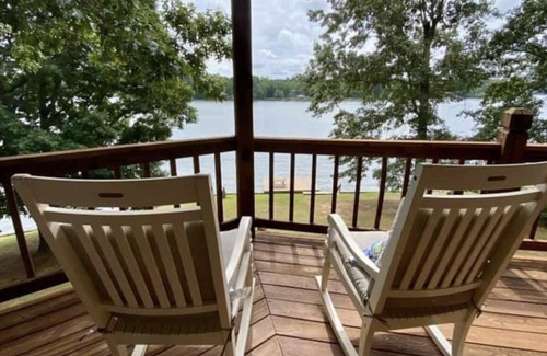 Covington House | Spacious waterfront home on Jackson Lake.