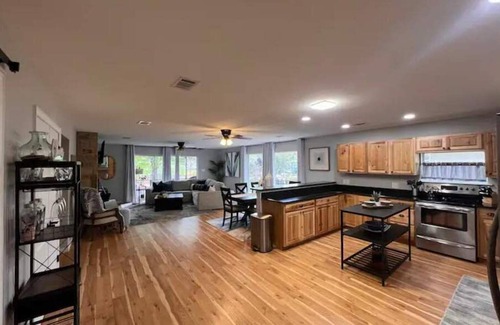 Tool House | Spacious Waterfront Home with beautiful views. Late checkout on Sundays