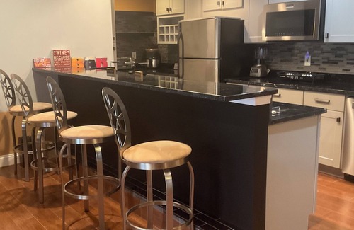 Woodmore Apartment | Spacious well decorated 2-bdrm private Lower Level apartment in enjoyable Bowie