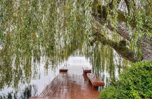Fort Lewis House | Spanaway Lakefront House Dock, Fire Pit