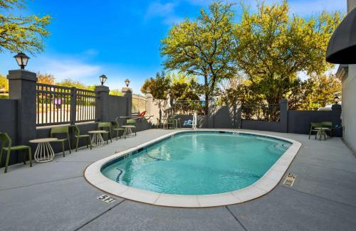 Grapevine Hotel | Spark By Hilton Grapevine DFW North
