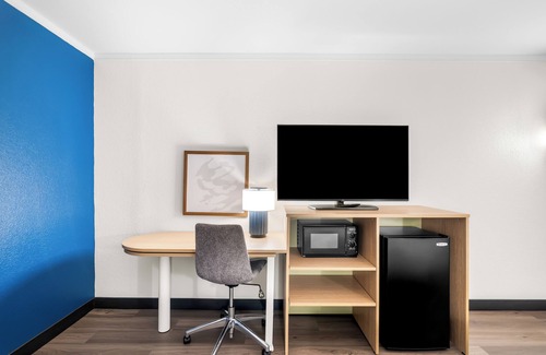 Roanoke Hotel | Spark by Hilton Roanoke Civic Center