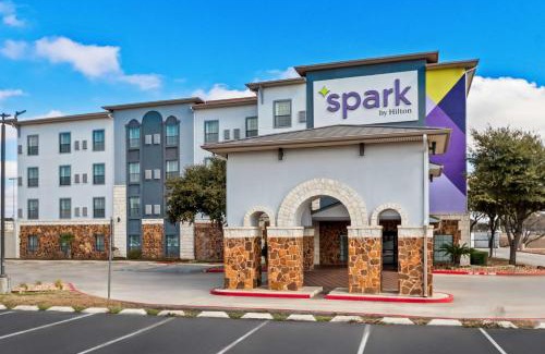 West San Antonio Hotel | Spark By Hilton San Antonio Near Seaworld