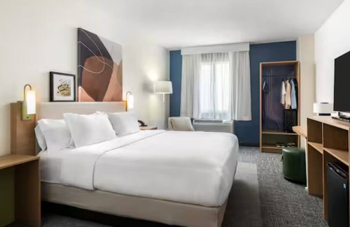 Woburn Hotel | Spark by Hilton Woburn Boston