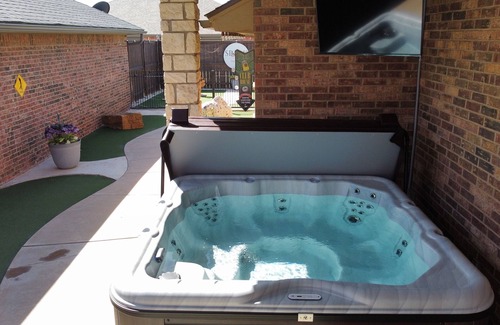 Lubbock House | Spark Getaways: The Mulligan Spa and Golf
