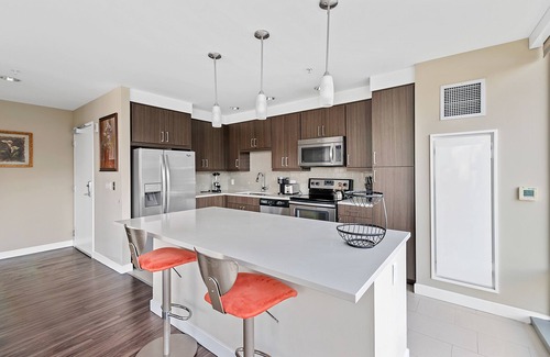 Back Bay Apartment | Sparkling 2BR/2BA in Back Bay