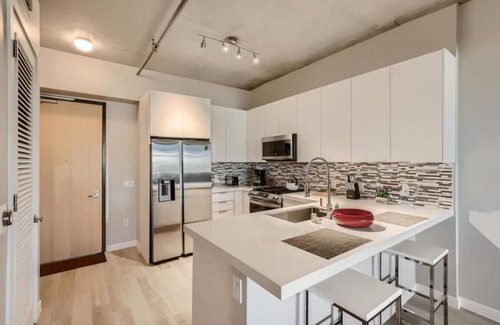Downtown Las Vegas Condo | Sparkling Jewel byFremont-1queen1sofabedAmenities