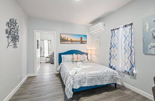 Cedar Crest Apartment | Sparkling Modern 1BR Beautiful Dallas