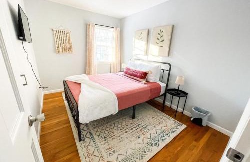 Geyser Crest House | Sparkling Saratoga 3BR home near Track and SPAC Dogs