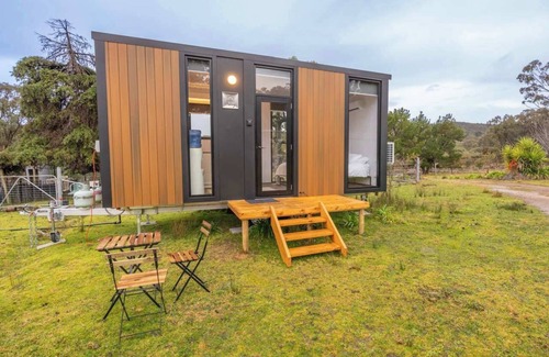 Windeyer House | Sparkling Tiny House by Tiny Away