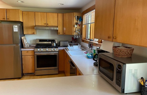 Tisbury House | Sparkling Waterfront Gem, Spectacular Views, Private Beach, Great for Kayaks