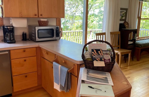 Tisbury House | Sparkling Waterfront Gem, Spectacular Views, Private Beach, Great for Kayaks