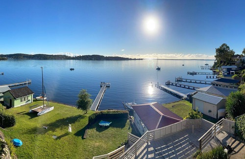 Rathmines House | Sparkling Waters Absolute Waterfront + Jetty