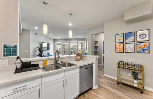 Sparks Apartment | Sparks Waterfront 2 Kings Condo- Free Parking