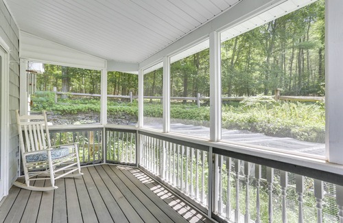 Sparrow Bush House | Sparrow Bush Retreat w/Pool & Screened Porch