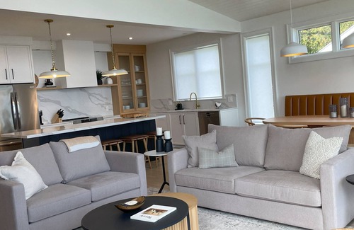 Meaford Cottage | Sparrow Cottage on the Bay — Modern Waterfront Retreat in Meaford, Ontario