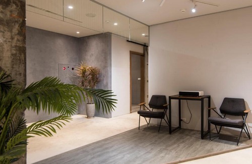 Central District Hotel | Sparrow Hotel