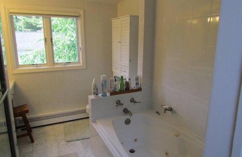 Lake Mohawk House | Sparta, NJ - Lakeside Retreat Only An Hour Away From NYC