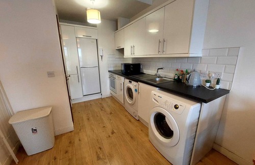Haroldʼs Cross Condo | Spatious & private 2 bedroom apartment 15 minute walk to all attractions