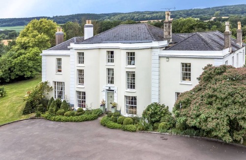 Lydney House | Special Celebration Country House. 4 acre grounds. Pet Friendly!