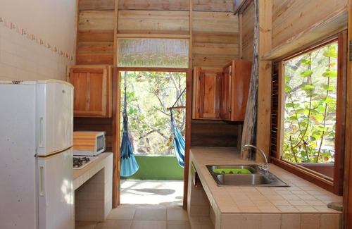 Robins Bay Villa | Special Low Rate, Tranquil Soaking Tub on Roof Overlooking Turquoise Beach