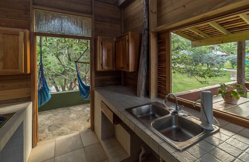 Robins Bay Villa | Special Low Rate, Tranquil Soaking Tub on Roof Overlooking Turquoise Beach