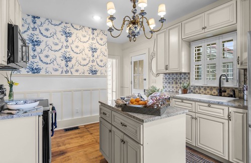 Cape Girardeau House | Special Offer for Weekly & Monthly Stays in August & September at "Brickyard"
