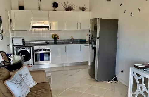 Lascelles Apartment | SPECIAL OFFER JUNE AND JULY Gorgeous apartment with views over the communal pool