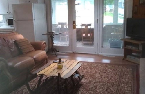 Holland House | * SPECIAL WEEKLY AND WEEKEND RENTALS! NEGOTIABLE! PLEASE INQUIRE! *