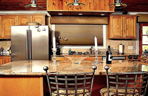 Royal Crest Rancheros House | Specializing in Long -Term Las Vegas Lush, Tropical Garden Guesthouse w/Pool