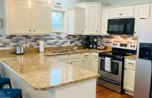 Jones Mills Condo | Spectacular mountain & Lake Catherine view w/sunsets. All rooms updated in 2023!