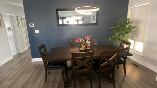 Kingsview Village Apartment | Spectacular 3 BR 2 WR House - Close to Airport