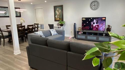 Kingsview Village Apartment | Spectacular 3 BR 2 WR House - Close to Airport