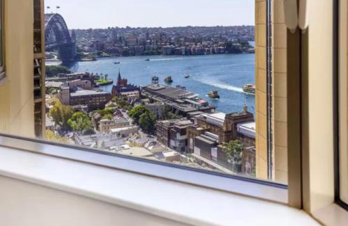 The Rocks Apartment | Spectacular Apartment with Harbour Bridge Views